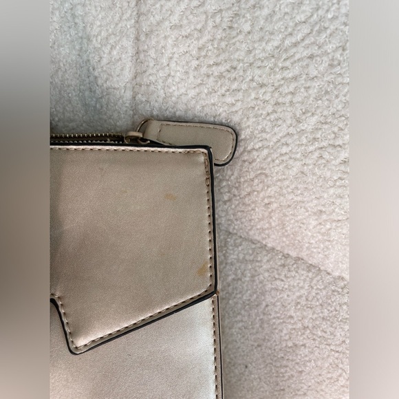 Larger Steve Madden Metallic Gold champagne Satchel tote - Picture 5 of 12